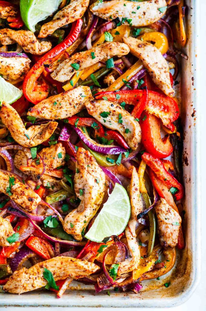 Sheet-Pan-Chicken-Fajitas-1 (1)